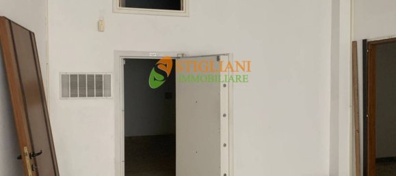 Imóvel comercial de 5 divisões em Campobasso, Italy N.º 160709 14