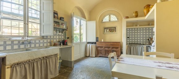 25 rooms Villa in Capannori, Italy No. 181939 43