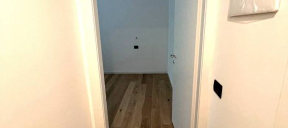 1 bedroom Apartment in Milan, Italy No. 269514 9