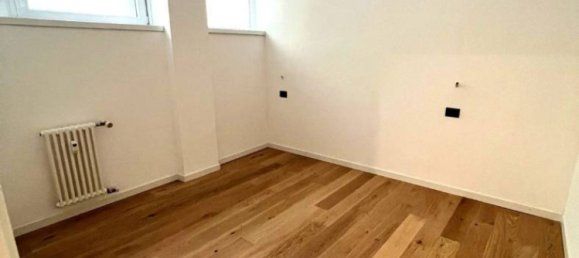 1 bedroom Apartment in Milan, Italy No. 269514 4