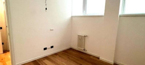 1 bedroom Apartment in Milan, Italy No. 269514 2