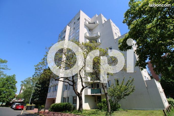 3 bedrooms Apartment in Chalon-sur-Saone, France No. 309535