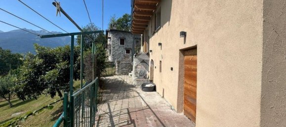 2 bedrooms House in Civo, Italy No. 121419 5