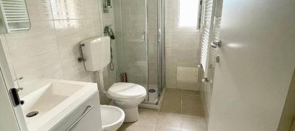 2-salle Appartement à Ventimiglia, Italy No. 101423 18