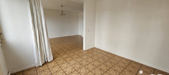 3 rooms Apartment in Marly, France No. 45934 6
