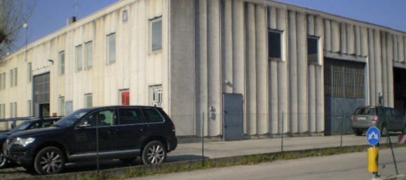 379m² Warehouse in Perugia, Italy No. 370780 11