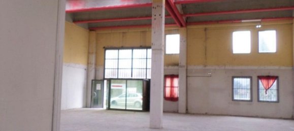 379m² Warehouse in Perugia, Italy No. 370780 5