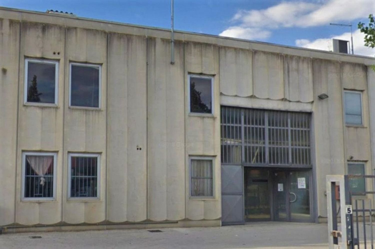379m² Warehouse in Perugia, Italy No. 370780