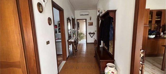 10 rooms House in Venice, Italy No. 261624 3