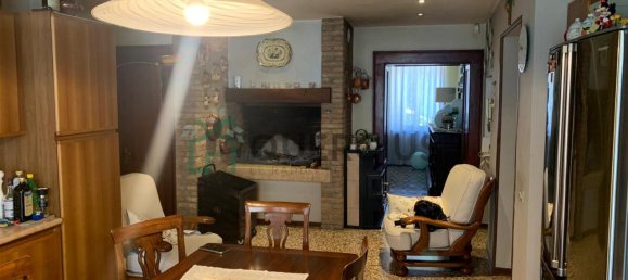 10غرفة فيلا في Illasi, Italy رقم 126565 72