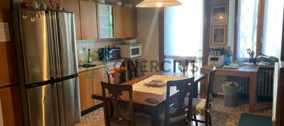 10غرفة فيلا في Illasi, Italy رقم 126565 89