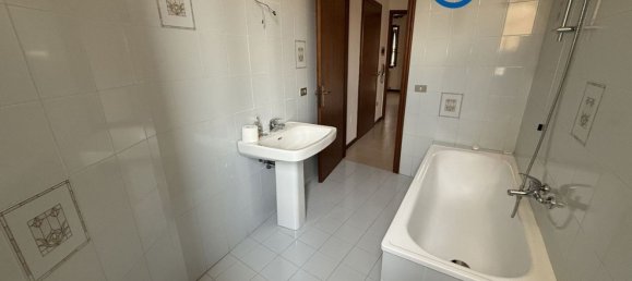 3-salle Appartement à Adria, Italy No. 300305 13