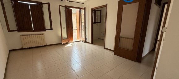 3-salle Appartement à Adria, Italy No. 300305 8