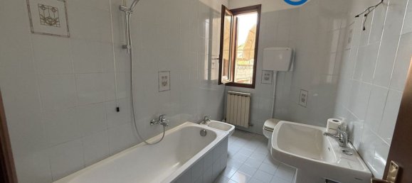 3-salle Appartement à Adria, Italy No. 300305 12