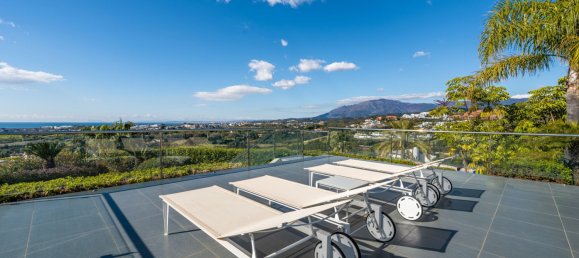 5 bedrooms Villa in Benahavis, Spain No. 117250 3