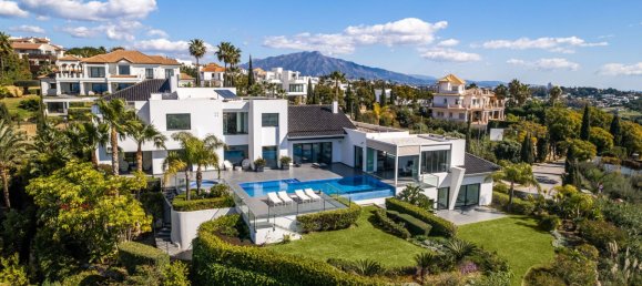 5 bedrooms Villa in Benahavis, Spain No. 117250 2
