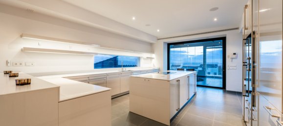 5 bedrooms Villa in Benahavis, Spain No. 117250 12