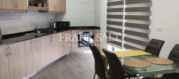 2 bedrooms Penthouse in Santa Venera, Malta No. 8357 2