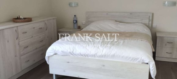 2 bedrooms Penthouse in Santa Venera, Malta No. 8357 4