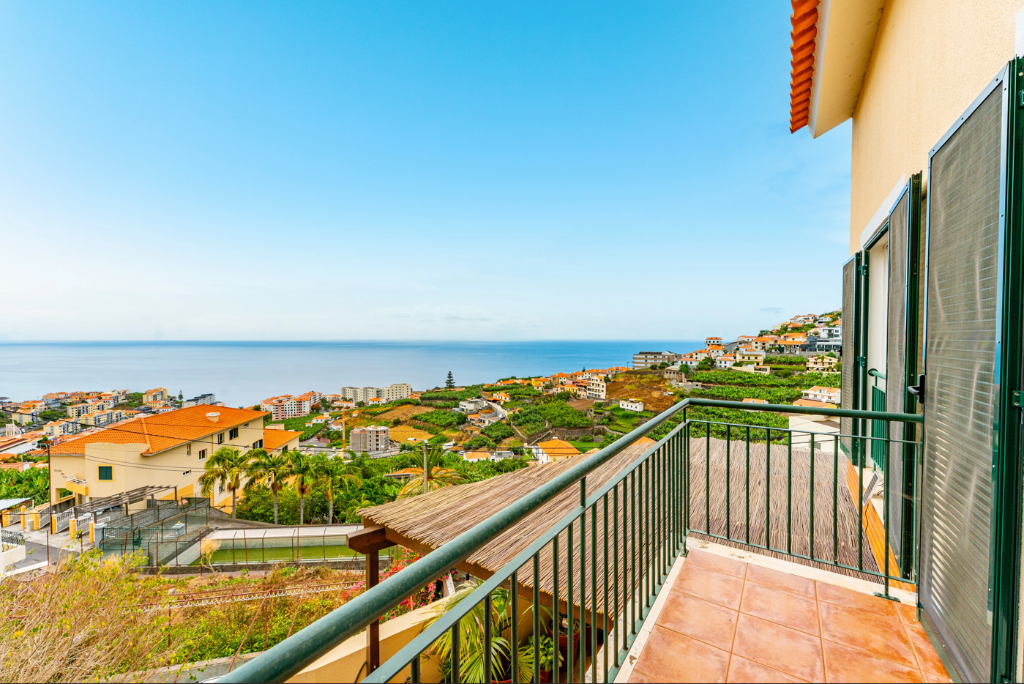 3 bedrooms Townhouse in Camara de Lobos, Portugal No. 272949