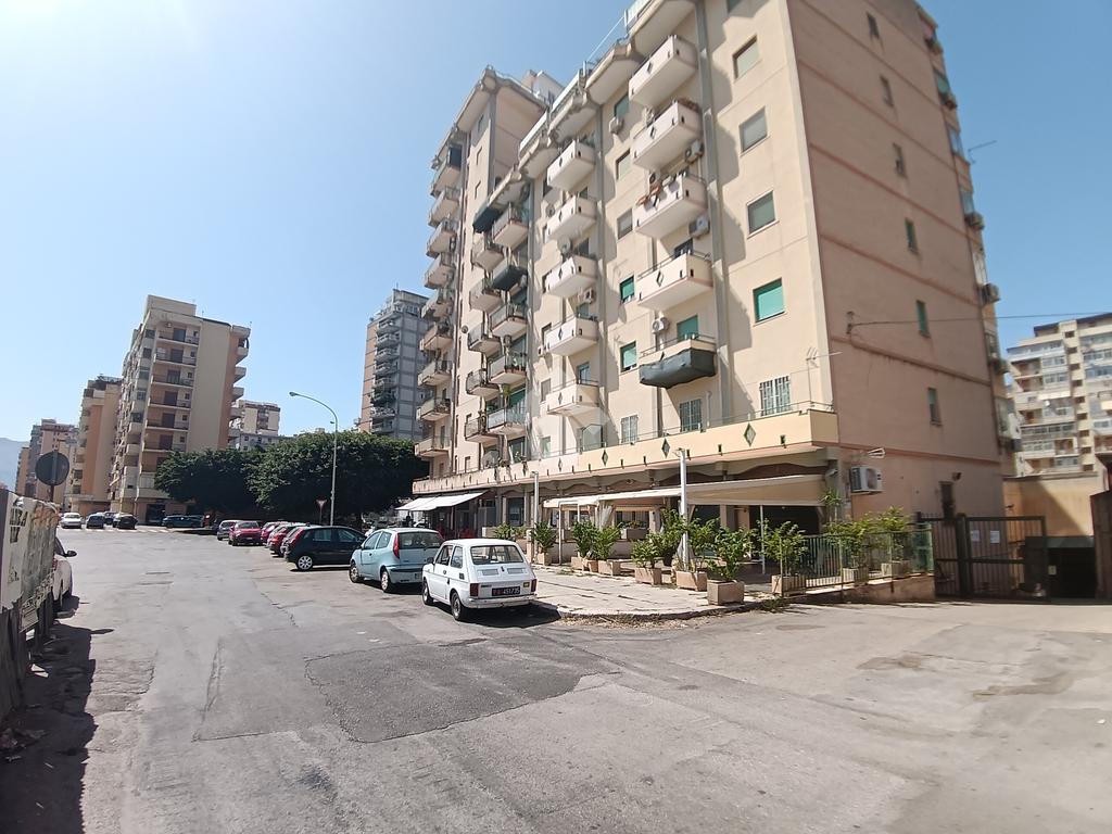 2 rooms Garage in Palermo, Italy No. 377635