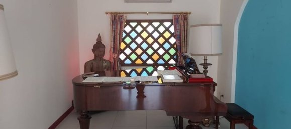 4 bedrooms Condo in Pattaya, Thailand No. 19982 9