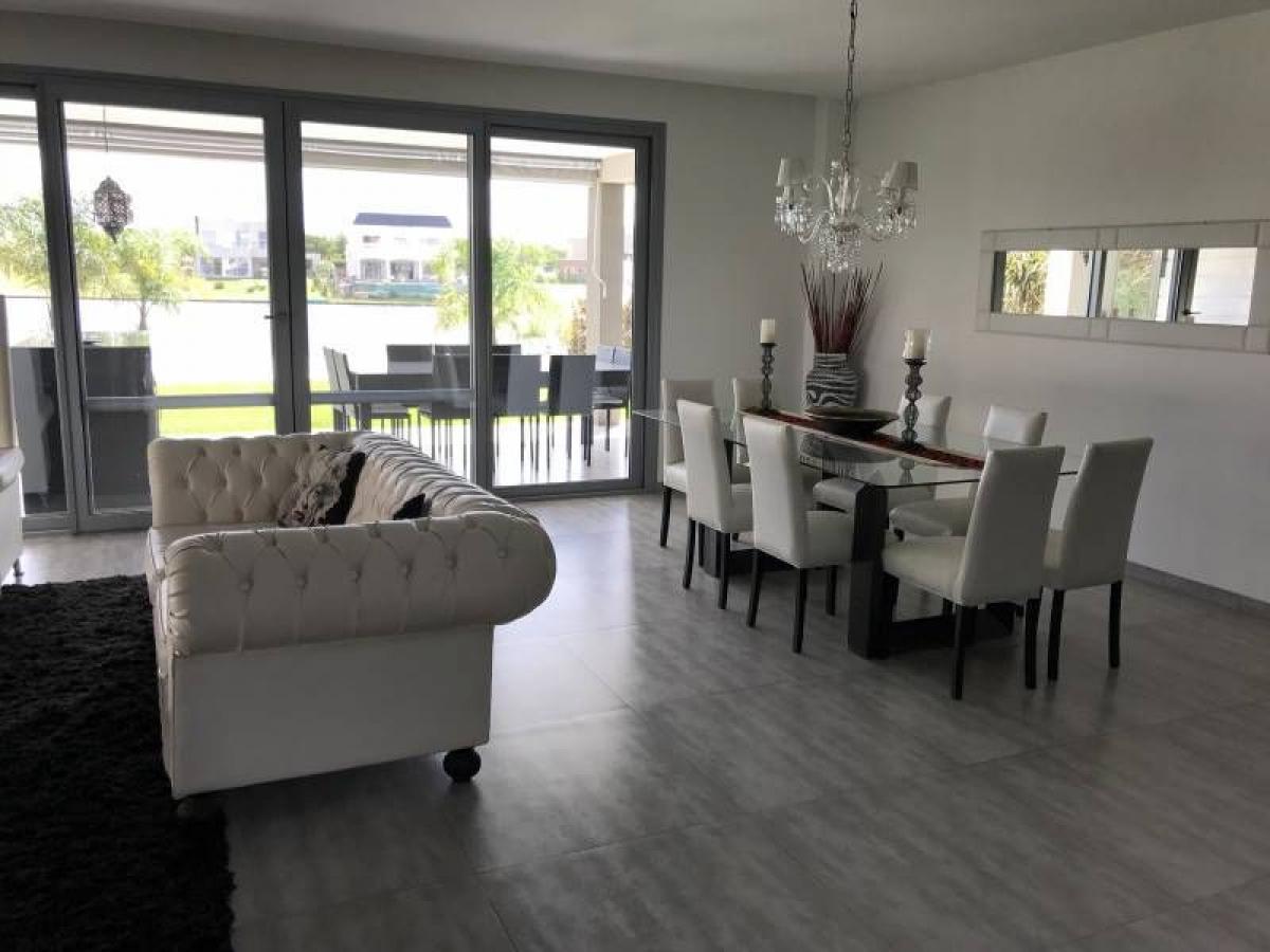 Дом с 4 спальнями в Тигре, Аргентина № 6238