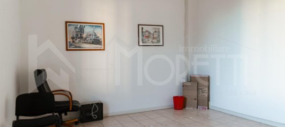 10 rooms Apartment in Livorno, Italy No. 9433 26