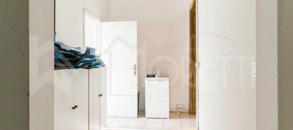 10 rooms Apartment in Livorno, Italy No. 9433 9