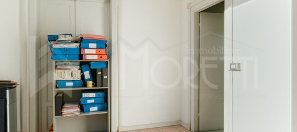 10 rooms Apartment in Livorno, Italy No. 9433 12