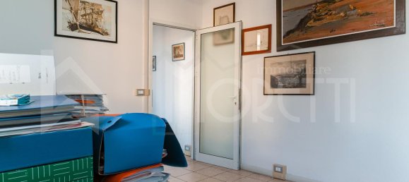 10 rooms Apartment in Livorno, Italy No. 9433 39