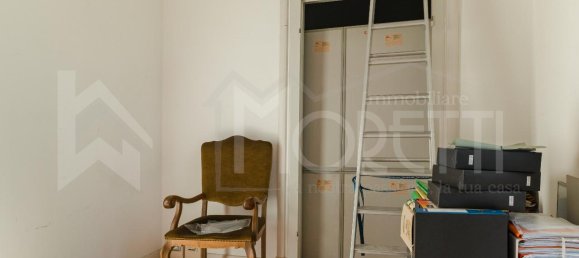 10 rooms Apartment in Livorno, Italy No. 9433 11