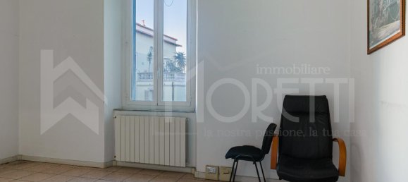 10 rooms Apartment in Livorno, Italy No. 9433 23