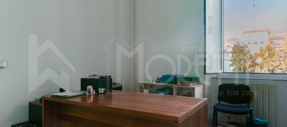 10 rooms Apartment in Livorno, Italy No. 9433 36