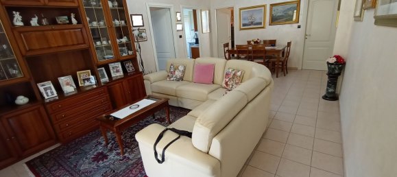 4-salle Appartement à Taggia, Italy No. 301127 2