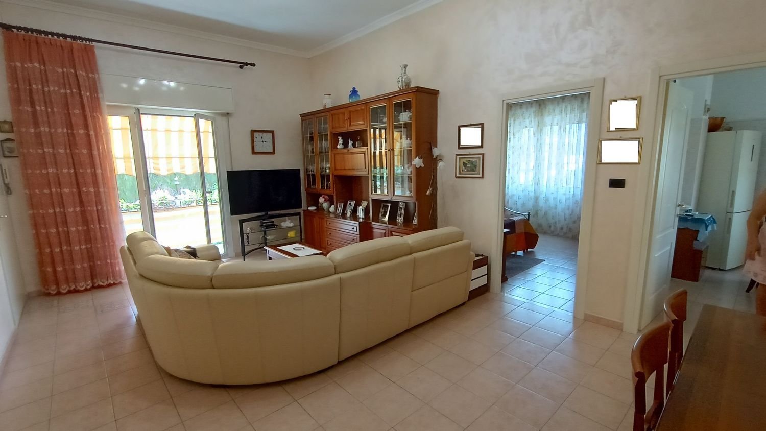 4-salle Appartement à Taggia, Italy No. 301127