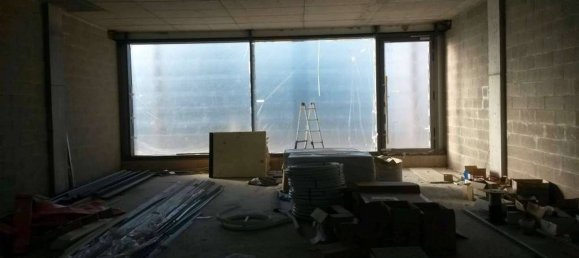 2-Zimmer Gewerbliche Immobilie in Olgiate Comasco, Italy, Nr. 74991 6