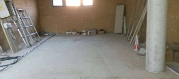 2-Zimmer Gewerbliche Immobilie in Olgiate Comasco, Italy, Nr. 74991 4