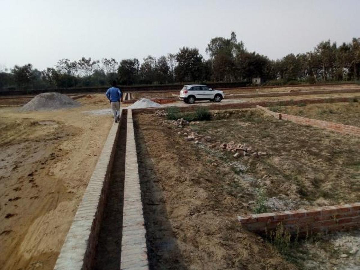  Land in Lucknow, India No. 30160