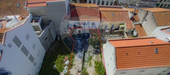 323m² Land in Nazare, Portugal No. 68619 4