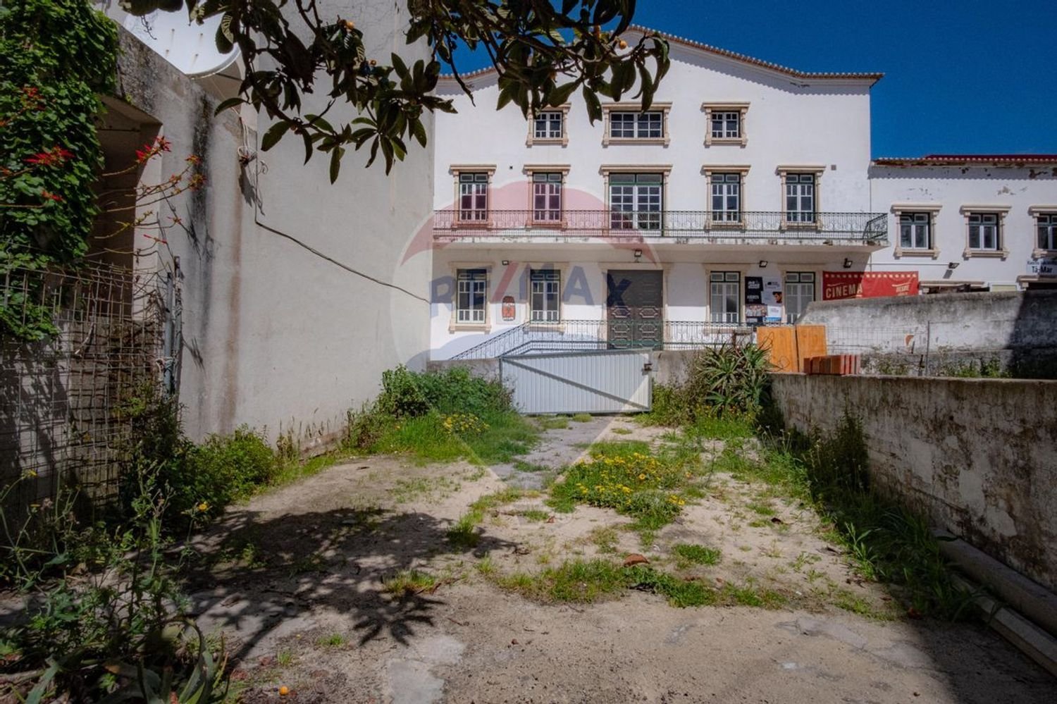 323m² Land in Nazare, Portugal No. 68619