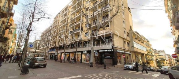 3 rooms Apartment in Naples, Italy No. 42024 10