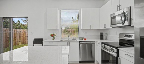 3 dormitorios dúplex en venta en Miami, Miami-Dade, Florida, USA № 615075 26
