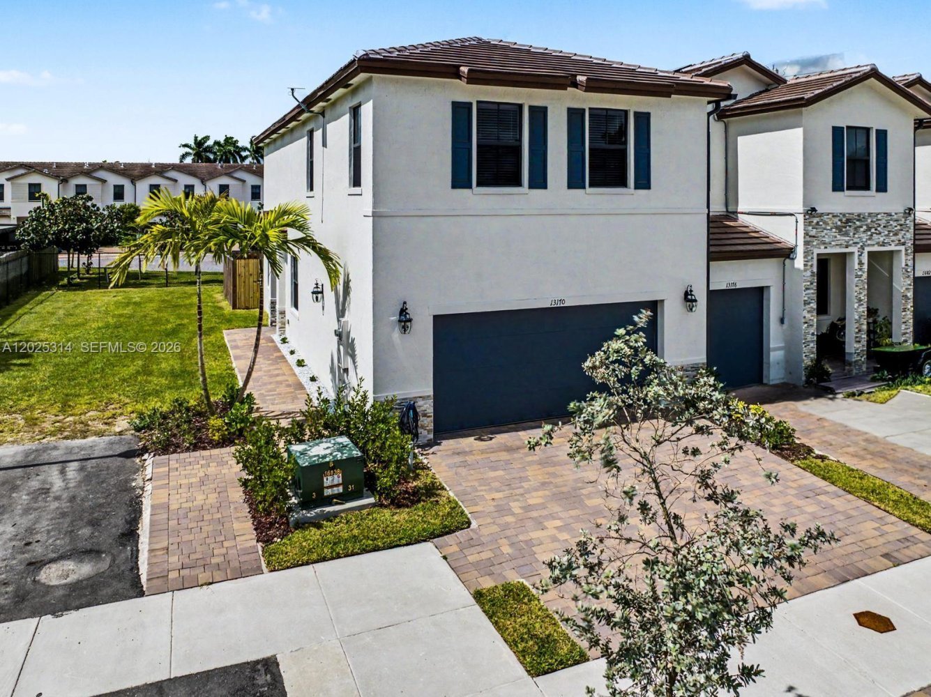 3 dormitorios dúplex en venta en Miami, Miami-Dade, Florida, USA № 615075