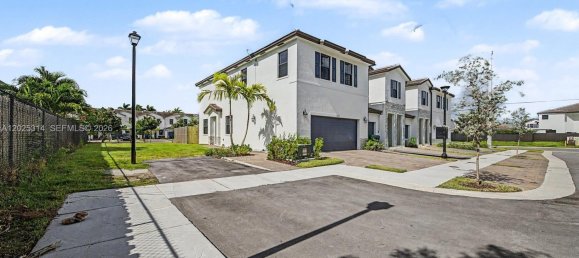 3 dormitorios dúplex en venta en Miami, Miami-Dade, Florida, USA № 615075 10