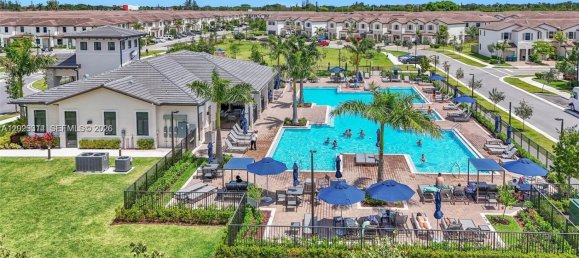 3 dormitorios dúplex en venta en Miami, Miami-Dade, Florida, USA № 615075 2