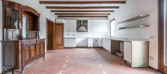 5غرفة منزل في Cornovecchio, Italy رقم 188738 35