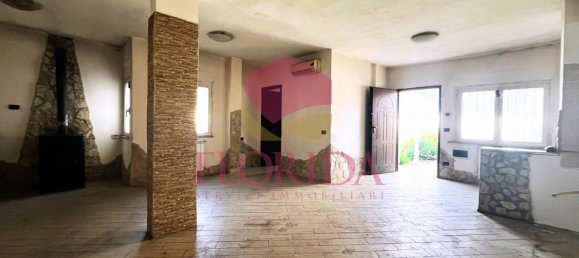 2 bedrooms Villa in Ardea, Italy No. 181207 3