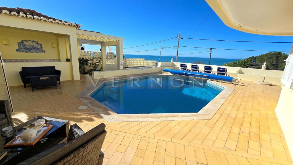 5 bedrooms Villa in Lagoa, Portugal No. 108651