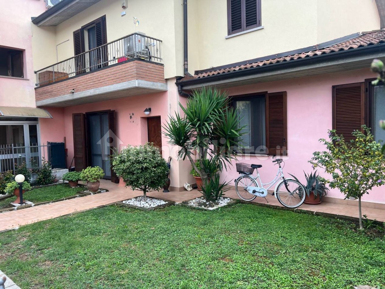 2 Schlafzimmer Wohnung in Borghetto Lodigiano, Italy, Nr. 350098